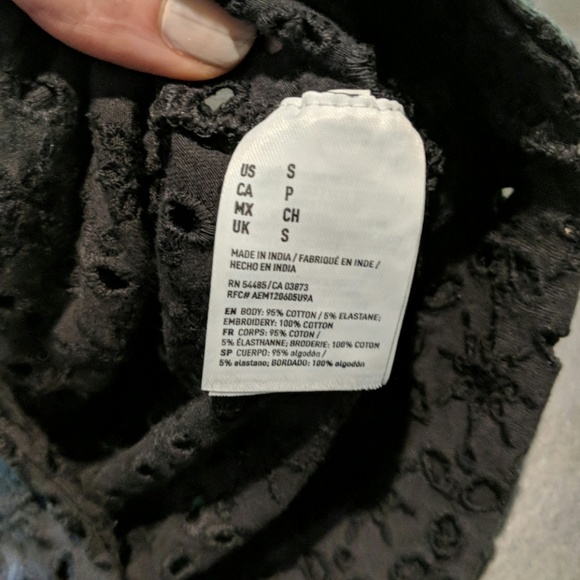 Super cute short AE eyelit shirt - Picture 4 of 4